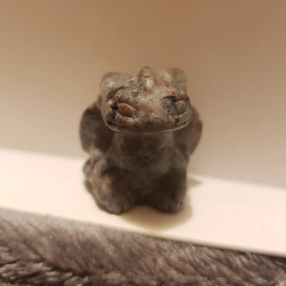 Yooperlite Toothless Carving - Picture 3 of 13